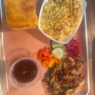 Pulled BBQ Chicken Platter